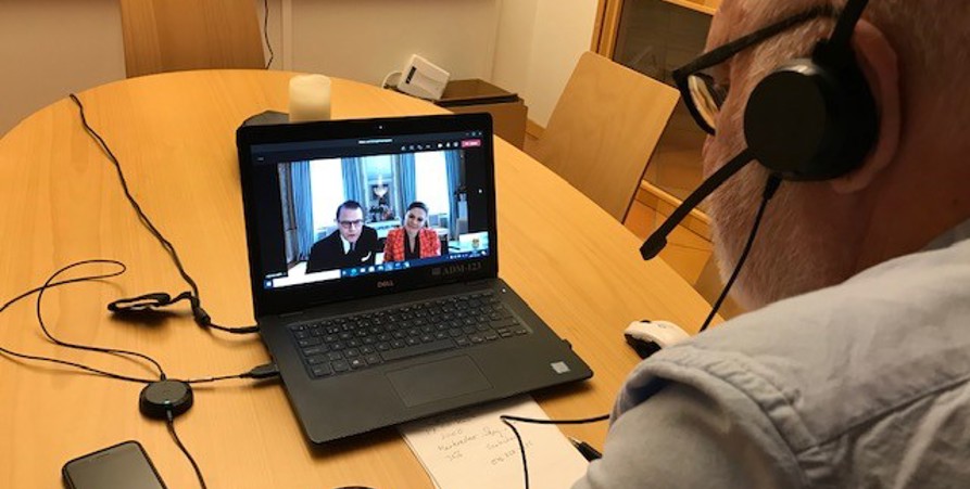Kommunstyrelsens ordförande Lennart Gustavsson i videomöte med Kronprinsessparet den 18 februari 2021.